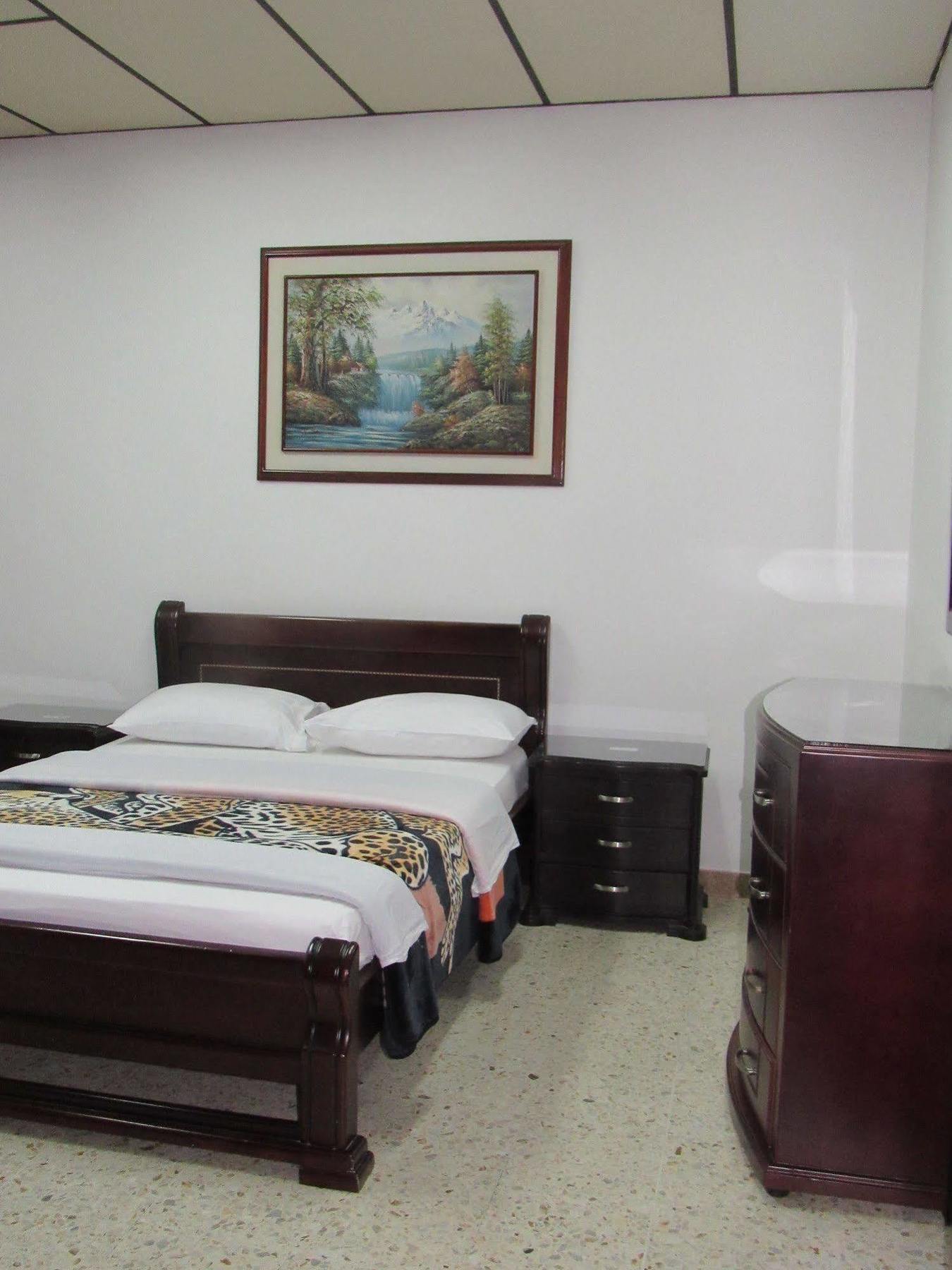 Hotel Ejecutivo เปเรย์รา ภายนอก รูปภาพ